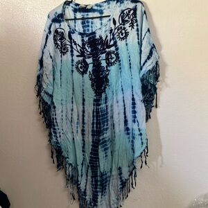 FINAL MARKDOWN Funky fringed caftan style top osfm